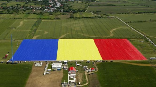 se schimba tricolorul romaniei ce amendament a adoptat azi comisia de revizuire a constitutiei