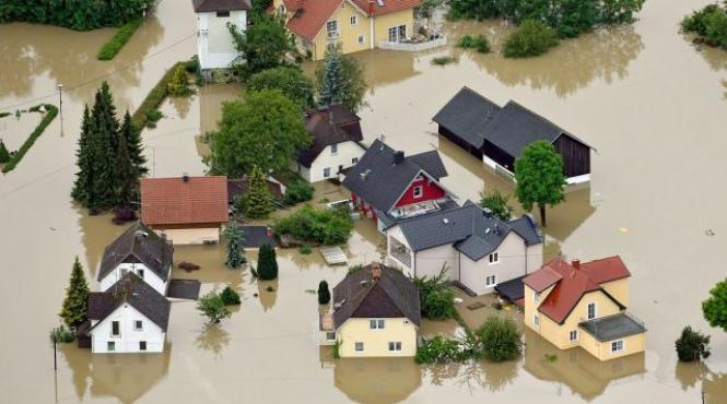 europa centrala sub ape unda de viitura de pe dunare coboara amenintator spre teritoriul romaniei video