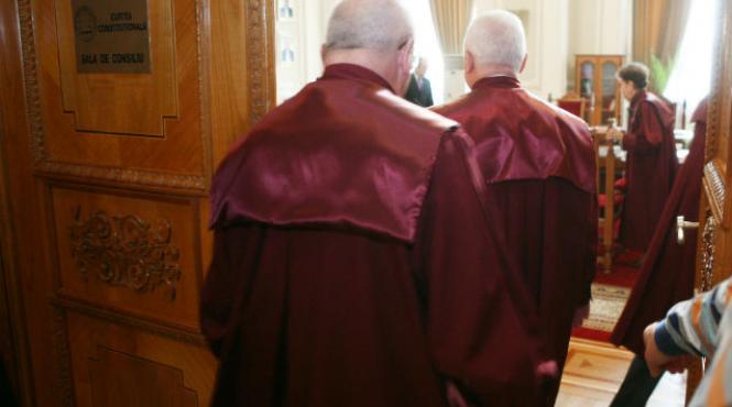 aspazia cojocaru ion predescu si acsinte gaspar isi incheie azi mandatele la ccr