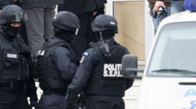 perchezitii in capitala la apropiati ai clanului camatarilor mai multe persoane suspectate de evaziune fiscala