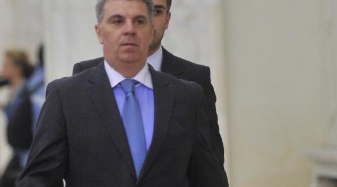 zgonea ii raspunde lui basescu nu cred ca presedintele trebuie sa plateasca un consilier prezidential ca sa se joace pe facebook