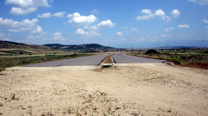 romania tara santierelor abandonate patru drumuri nationale au ramas fara lucrari de modernizare