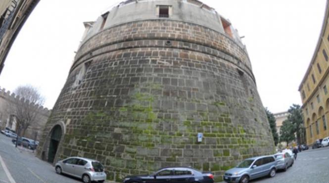 episcop arestat in cadrul unei anchete privind banca vaticanului