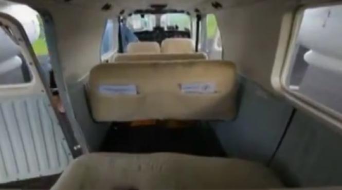 o companie aeriana a introdus scaune speciale pentru pasagerii supraponderali si obezi video