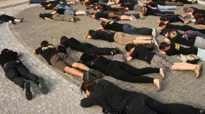 flash mob in piata revolutiei 28 iunie ziua in care basarabia a cazut sb ocupatie sovietica