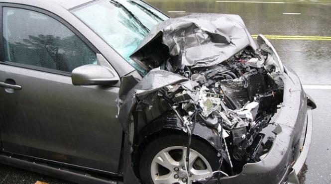 un sofer grabit a provocat un accident soldat cu doi raniti si sapte masini avariate