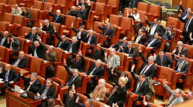 prevederile declarate neconstitutionale de ccr eliminate din statutul parlamentarilor