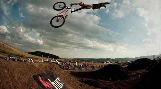 biciclete in aer la b estfest