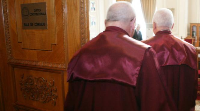 motivarea ccr la decizia de amanare a legii referendumului