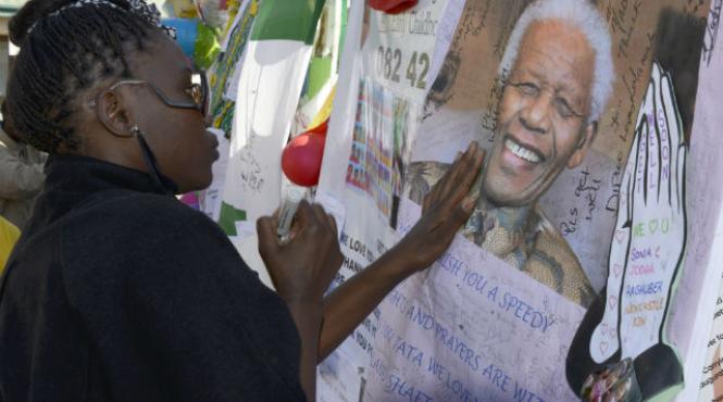 presedintia sud africana a dezmintit starea vegetativa permanenta a fostului presedinte nelson mandela