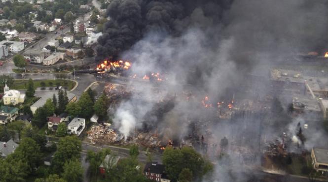 un tren de marfa a deraiat in canada 30 de case distruse si 60 de disparuti