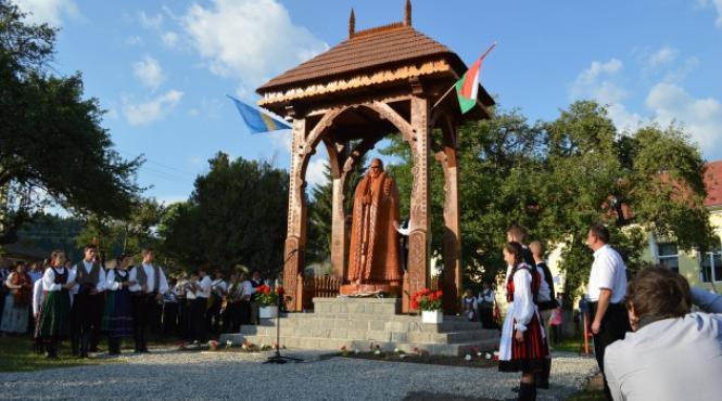 interzisa timp de 95 de ani statuia gardianul carpatilor a fost ridicata in harghita