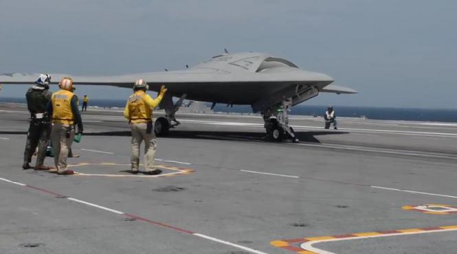 americanii deschid un nou capitol in istoria aeronavala un avion fara pilot apunteaza pentru prima data pe un portavion video