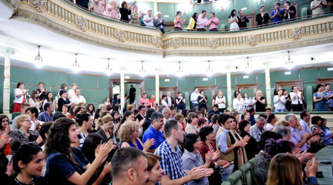 profilul spectatorului de teatru 41 de ani studii superioare venit peste 1 500 lei luna