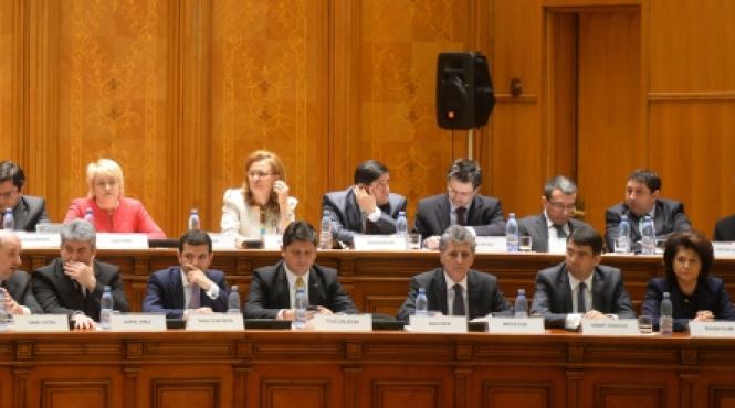 cate case masini si terenuri strang sefii ministerelor guvernului ponta