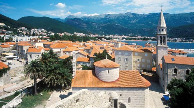 la pas prin stari grad din budva