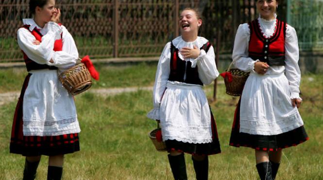 traian basescu la targul de fete de pe muntele gaina