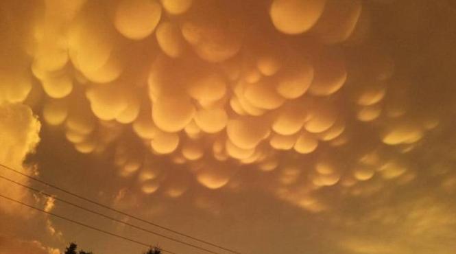 a fost cel mai nebunesc lucru pe care l am vazut ce a aparut ieri pe cerul din michigan video