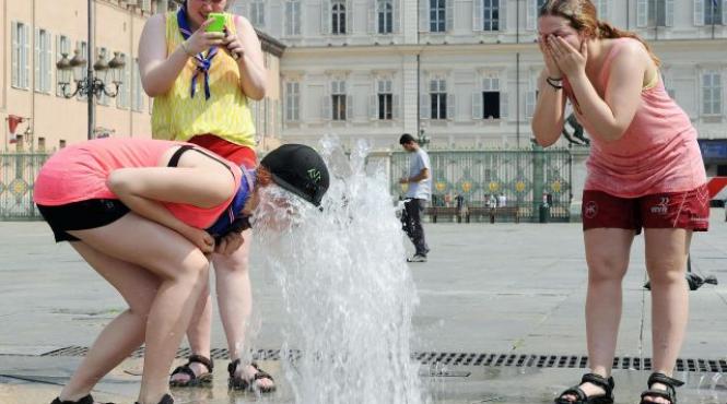 europa occidentala se pregateste de cea mai calduroasa zi a verii temperaturile vor depasi 40 de grade in germania si italia