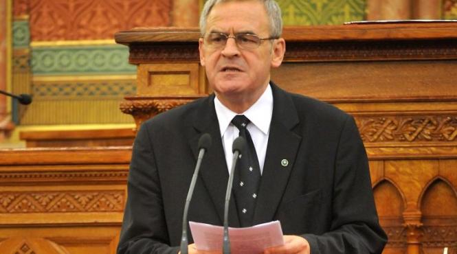 tokes noi ardelenii ne am saturat ca bucurestiul sa administreze ardealul ca pe o colonie