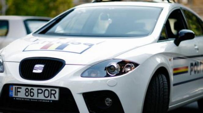 bucuresti politia a oprit un sofer care a trecut pe rosu ce le a facut politistilor smecherul de la volan suparat ca l au oprit