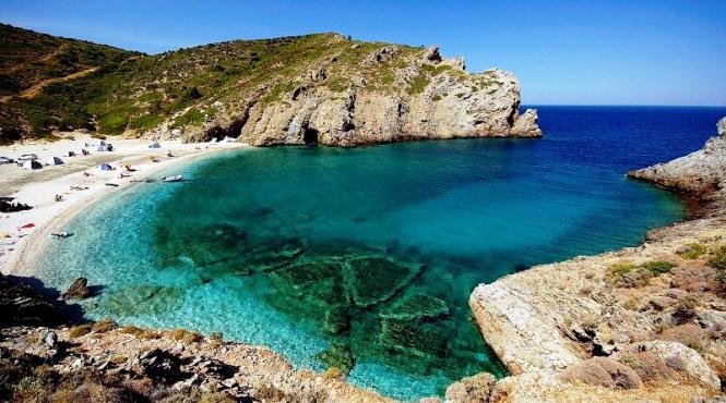 cifre dramatice in grecia doi tineri din trei sunt someri