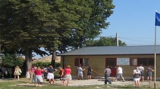 voluntari olandezi au ridicat un dispensar intr o comuna bacauana