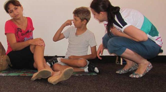 a verbaliza verbalizare pentru fiecare cuvant rostit familia unui copil diagnosticat cu autism lupta uneori luni intregi