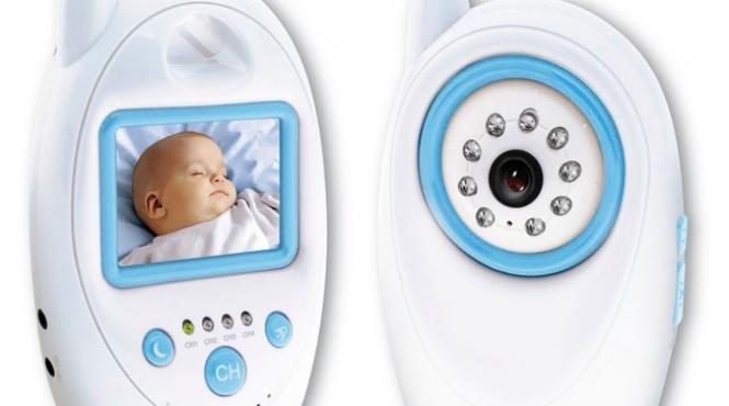 au pus un monitor in camera copilului de doi ani au incremenit cand au auzit ce sunete ieseau din aparat