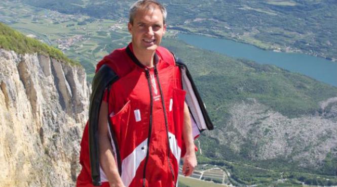 cascador mark sutton mort wingsuting