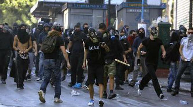 violente in grecia dupa moartea unui adolescent care nu avea bani de bilet de troleibuz