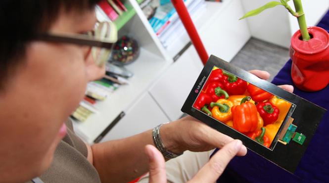 premiera in telecom ecranul smartphone 4k