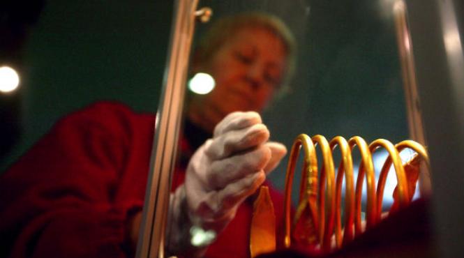 traficant de bijuterii dacice in valoare de peste 2 5 milioane euro trimis in judecata