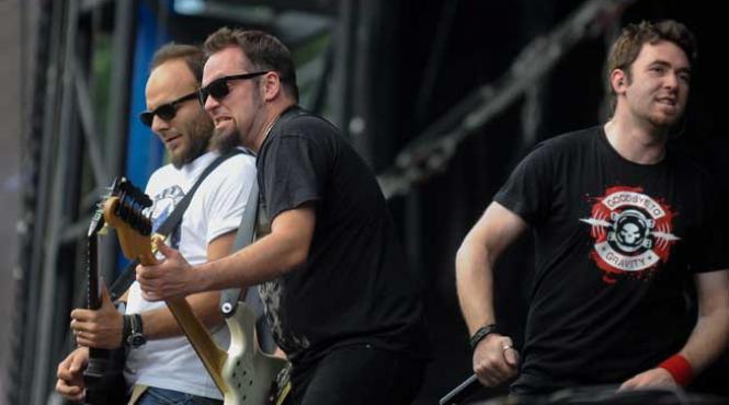 festivalul posada rock incepe vineri pe stadionul municipal vor canta 12 trupe in concurs si opt in recital