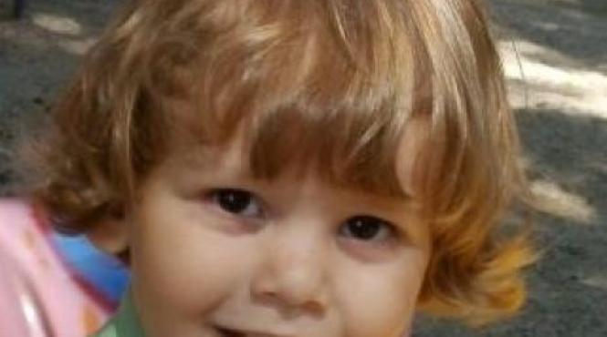 parintii copilului ucis de caini sunt prezenti la mitingul din piata romana