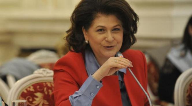 rovana plumb vrea sa urmeze exemplul dat de printul charles in viscri si in alte comunitati din romania