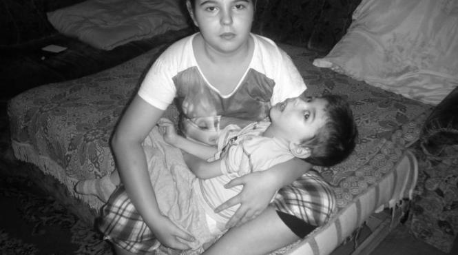 ingeri orfani scrisoarea surorii unui baietel paraplegic mama lor a murit la nasterea fiului sau