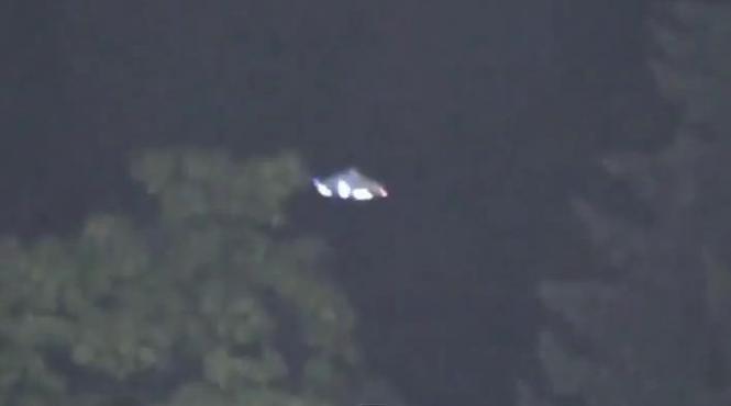 mii de oameni impietriti aparitie spectaculoasa deasupra unui stadion in timpul unui meci de baseball video