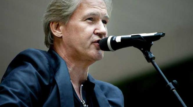 johnny logan si demis roussos la sala palatului
