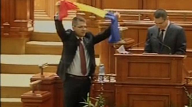 pana luni secretarul general al camerei propune reguli noi la parlament cine si unde are acces