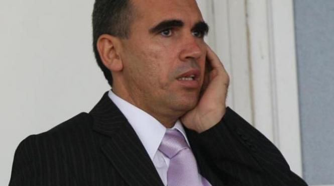 omul de afaceri cornel penescu condamnat pentru coruptie s a prezentat la politia arges