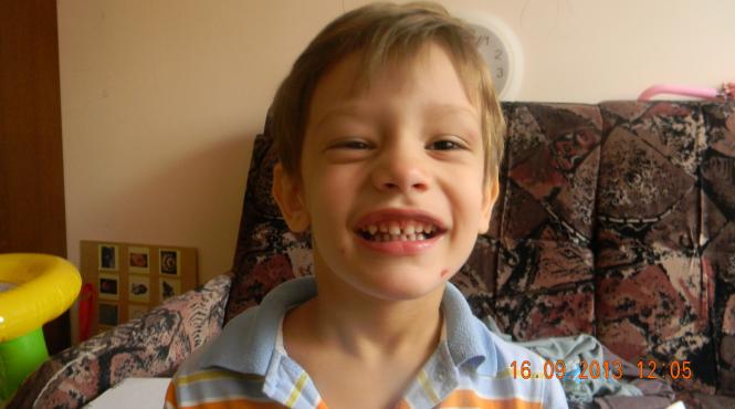 jurnalul unui copil autist povestea lui mihaita pustiul nascut la echinoctiul de toamna care lupta sa cucereasca lumea normalitatii