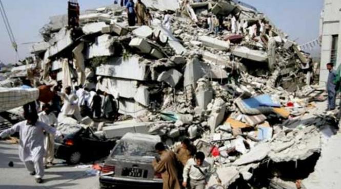 cutremurul violent din pakistan a ucis peste 200 de oameni si a dus la aparitia unei insule in marea arabiei