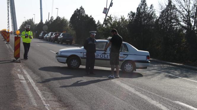 ponta despre inchiderea podului de la agigea structura este afectata si poate sa cada in orice moment cum sa lasam lumea sa mearga in continuare pe pod