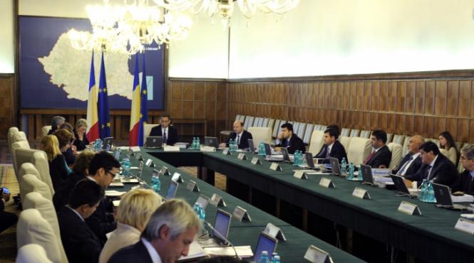 comandament de urgenta la guvern codul portocaliu de ploi pentru opt judete din sud estul tarii intra in vigoare in aceasta seara