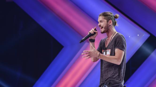 delia cucerita de un concurent la x factor