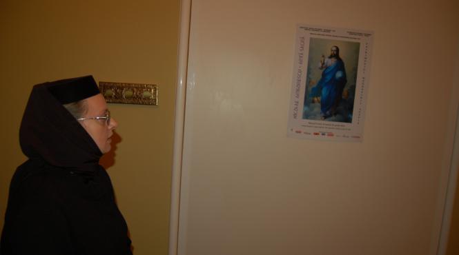 exclusiv rugaciune in loc de distractie in loc sa bata cluburile seara de seara bate toaca la biserica