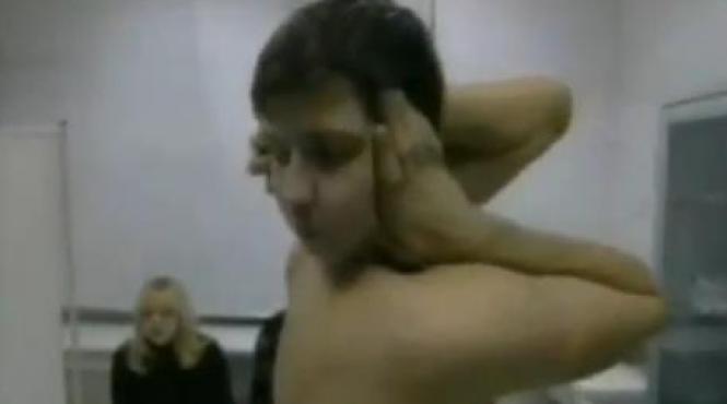 ce poate sa faca baiatul asta te va lasa masca doctorii au vazut asa ceva doar in carti video