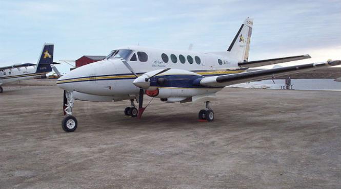 usa unui avion s a desprins in zbor si a cazut pe acoperisul unui motel