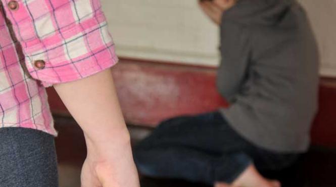 acasa si la scoala educatie cu bataie 63 dintre copii marturisesc ca parintii ii altoiesc cu batul cureau sau lingura de lemn